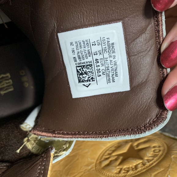 Converse Gold Crinkled Leather Sports Team VKG NEW - Picture 5 of 5